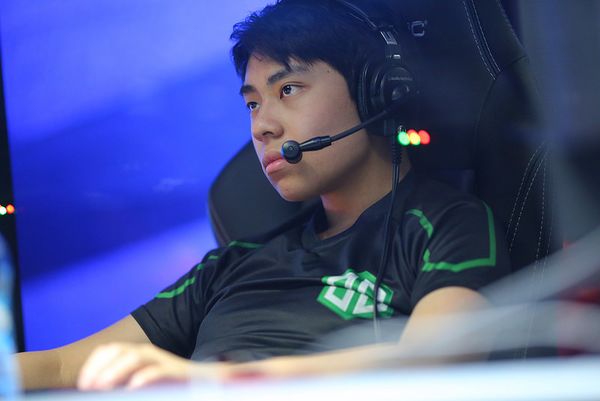 Asian Australian Teen Is Taking Home $4.6 Million After Blitzing An E-Sports Tournament